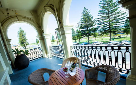 Largs Pier Hotel - Timeshare Accommodation 2