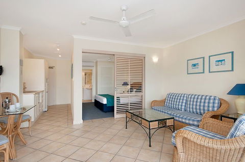 Macrossan House Boutique Holidays Apts - Timeshare Accommodation 2