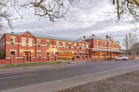 Lake Inn Ballarat - Timeshare Accommodation 1