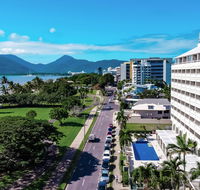 Holiday Inn Cairns Harbourside - Timeshare Accommodation