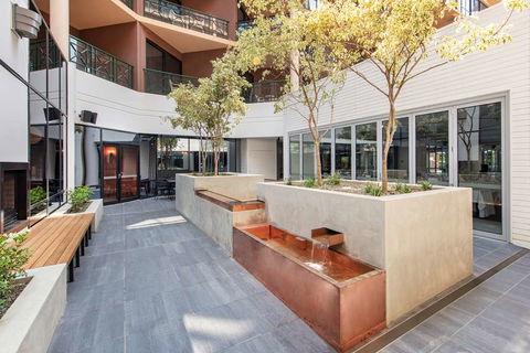 Amora Hotel Riverwalk Melbourne - Timeshare Accommodation 2