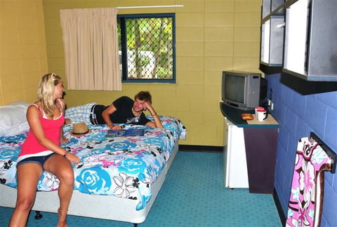 Nomads Cairns Backpackers Resort - Timeshare Accommodation 2