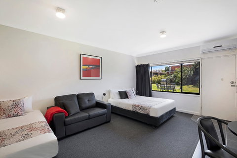 Hamilton Lakeside Motel - Timeshare Accommodation 7