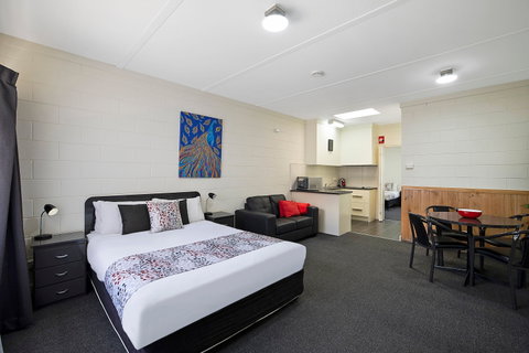 Hamilton Lakeside Motel - Timeshare Accommodation 10
