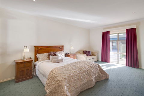 Best Western Crystal Inn - Timeshare Accommodation 1