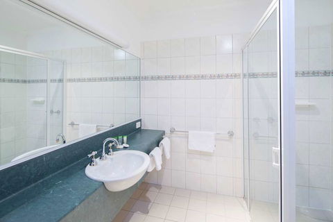 Best Western Crystal Inn - Timeshare Accommodation 11