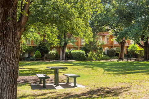 Best Western Cathedral Motor Inn - Timeshare Accommodation 2