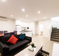 3BR Townhouse Double Garage walk to Lake Ginninderra - Timeshare Accommodation