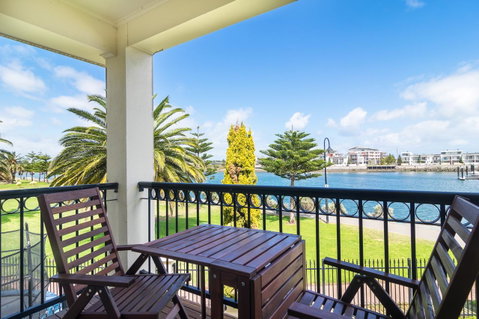 Port Adelaide Harbourside House - Timeshare Accommodation 7