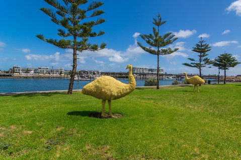 Port Adelaide Harbourside House - Timeshare Accommodation 11