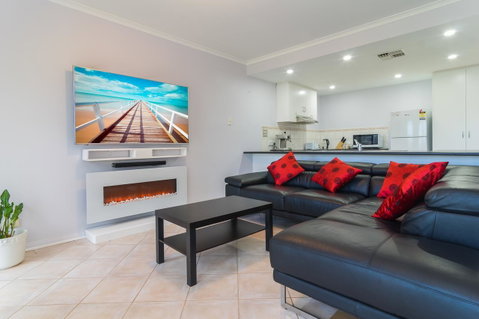 Port Adelaide Harbourside House - Timeshare Accommodation 3