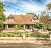 The Tudor House - Timeshare Accommodation