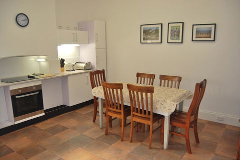 Jacaranda Cottage - Timeshare Accommodation 9