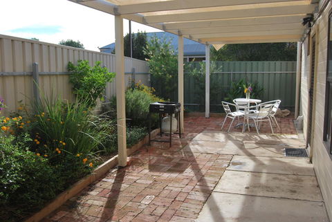 Jacaranda Cottage - Timeshare Accommodation 5