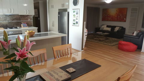 Jacaranda Homestay - Timeshare Accommodation 3