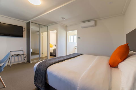 Mick O\'Sheas - Timeshare Accommodation 14