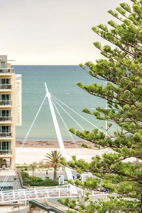 Beachside Luxury & Comfort, Ocean Views In Glenelg - Timeshare Accommodation 0