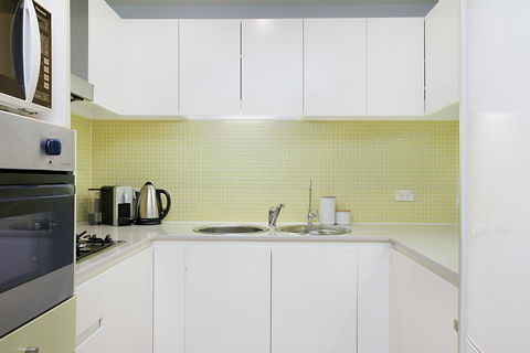 Beachside Luxury & Comfort, Ocean Views In Glenelg - Timeshare Accommodation 14
