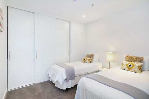 Beachside Luxury & Comfort, Ocean Views In Glenelg - Timeshare Accommodation 17