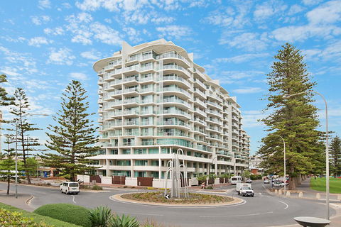 Beachside Luxury & Comfort, Ocean Views In Glenelg - Timeshare Accommodation 22