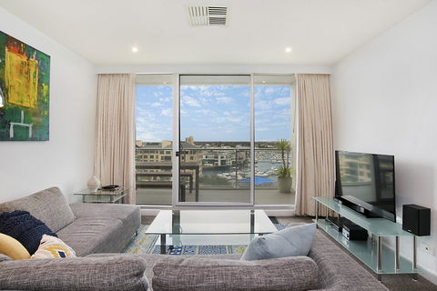 Beachside Luxury & Comfort, Ocean Views In Glenelg - Timeshare Accommodation 8