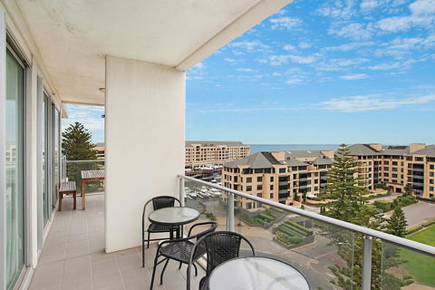 Beachside Luxury & Comfort, Ocean Views In Glenelg - Timeshare Accommodation 2