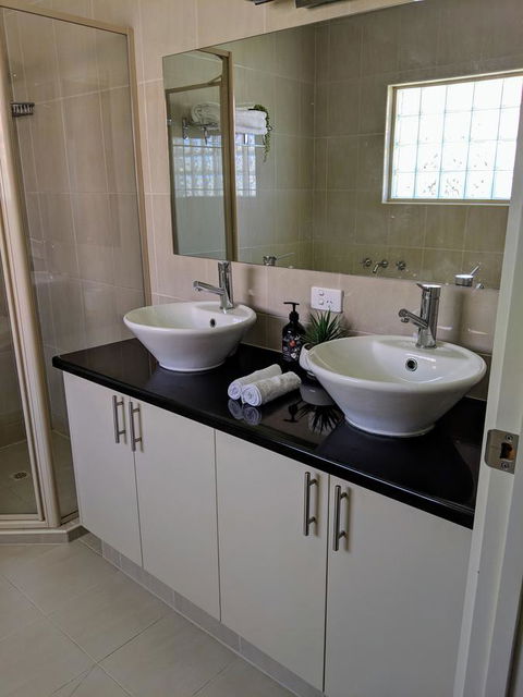 Ochre Point Beach House On Moana Seafront - Timeshare Accommodation 10