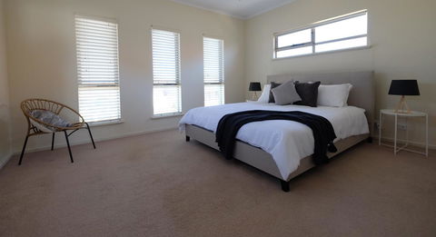 Ochre Point Beach House On Moana Seafront - Timeshare Accommodation 8