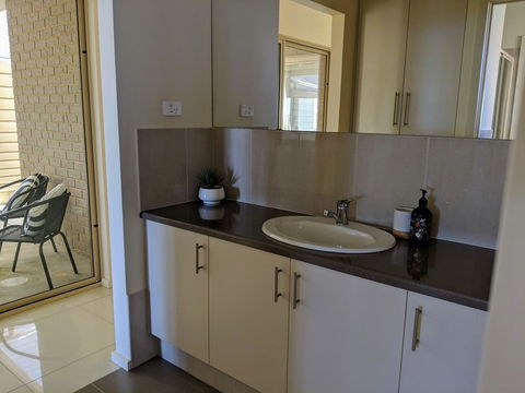 Ochre Point Beach House On Moana Seafront - Timeshare Accommodation 13