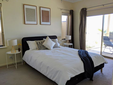 Ochre Point Beach House On Moana Seafront - Timeshare Accommodation 11