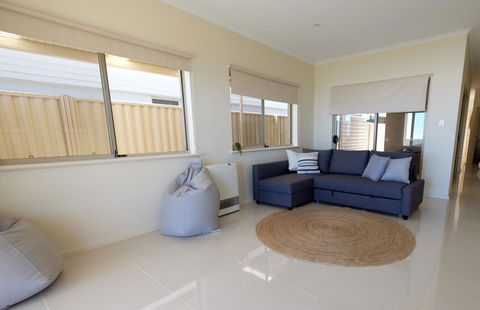 Ochre Point Beach House On Moana Seafront - Timeshare Accommodation 15