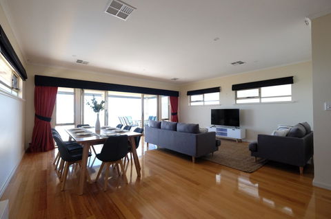 Ochre Point Beach House On Moana Seafront - Timeshare Accommodation 5