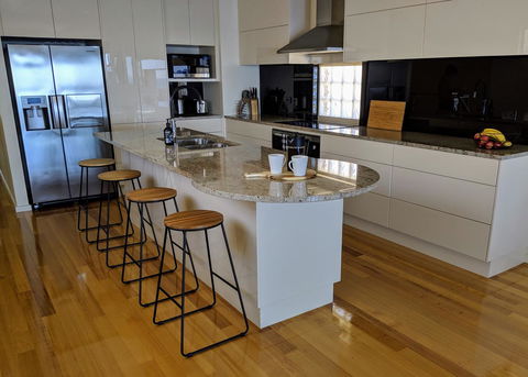 Ochre Point Beach House On Moana Seafront - Timeshare Accommodation 2