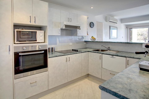 Bay Bliss - Timeshare Accommodation 7