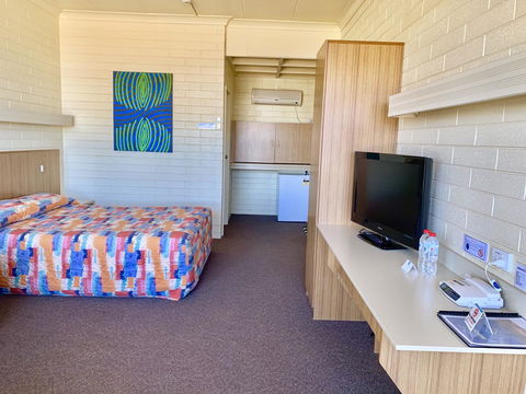 Opal Inn Hotel, Motel, Caravan Park - Timeshare Accommodation 33