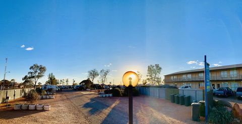 Opal Inn Hotel, Motel, Caravan Park - Timeshare Accommodation 42