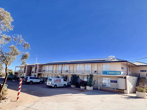 Opal Inn Hotel, Motel, Caravan Park - Timeshare Accommodation 36