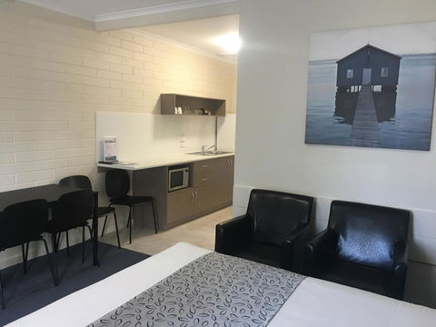 Victor Harbor City Inn - Timeshare Accommodation 12
