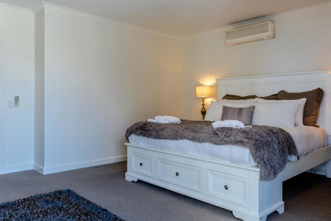 Lights Landing Penthouse - Timeshare Accommodation 12