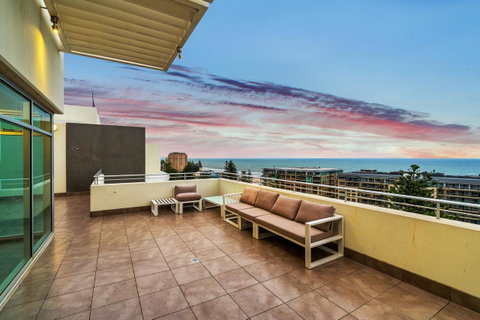 Glenelg Skyline Beachfront Penthouse, Adelaide - Timeshare Accommodation 4