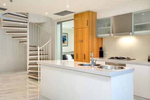 Glenelg Skyline Beachfront Penthouse, Adelaide - Timeshare Accommodation 7