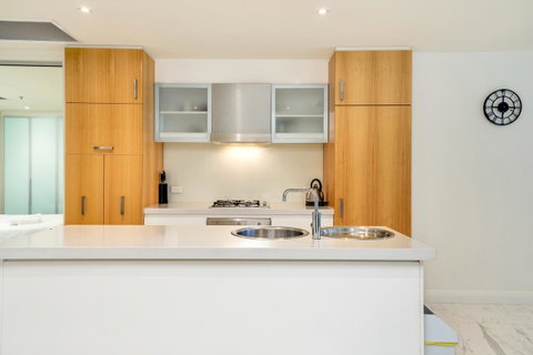 Glenelg Skyline Beachfront Penthouse, Adelaide - Timeshare Accommodation 8