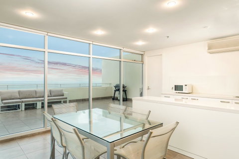 Glenelg Skyline Beachfront Penthouse, Adelaide - Timeshare Accommodation 6