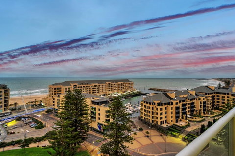 Glenelg Skyline Beachfront Penthouse, Adelaide - Timeshare Accommodation 0