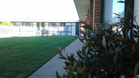 Junee Motor Inn - Timeshare Accommodation 9