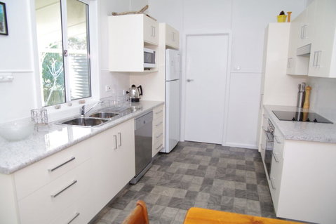 Fleur Cottage, 7 Willow Street - Timeshare Accommodation 2