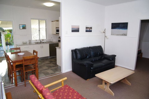 Fleur Cottage, 7 Willow Street - Timeshare Accommodation 8