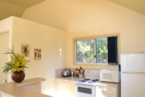 Bundle Hill Cottages - Timeshare Accommodation 40