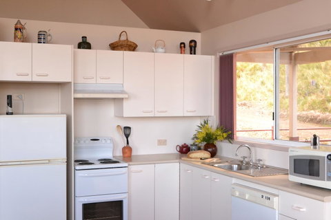 Bundle Hill Cottages - Timeshare Accommodation 41