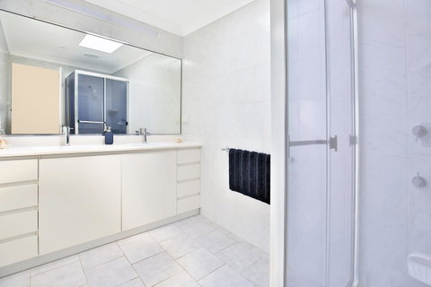 Neptune I Absolute Beachfront I Stunning Views - Timeshare Accommodation 20